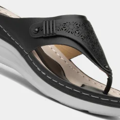 Comfy Steps Malta Womens Black Toe Post Sandal