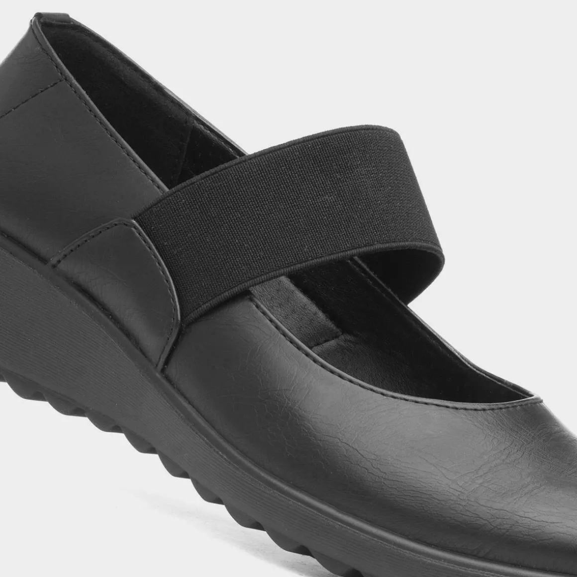 Cushion Walk Cairo Womens Black Wedge Shoe