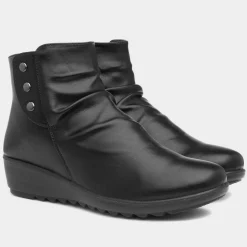 Cushion Walk Stud Womens Black Ankle Boot
