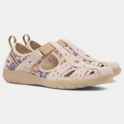 Free Spirit Cleveland Womens Beige Shoes