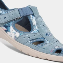 Free Spirit Cleveland Womens Blue Easy Fasten Shoe