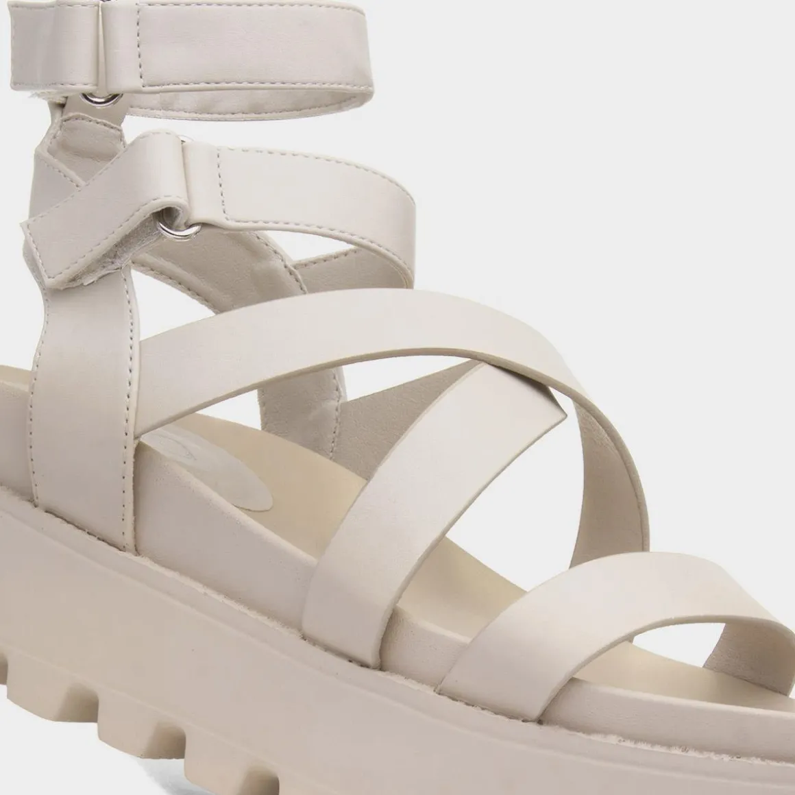 Heart Cynthia Womens Beige Strappy Chunky Sandal