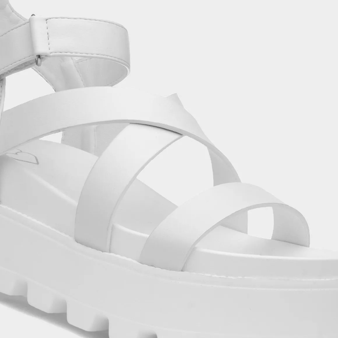 Heart Cynthia Womens White Strappy Chunky Sandal