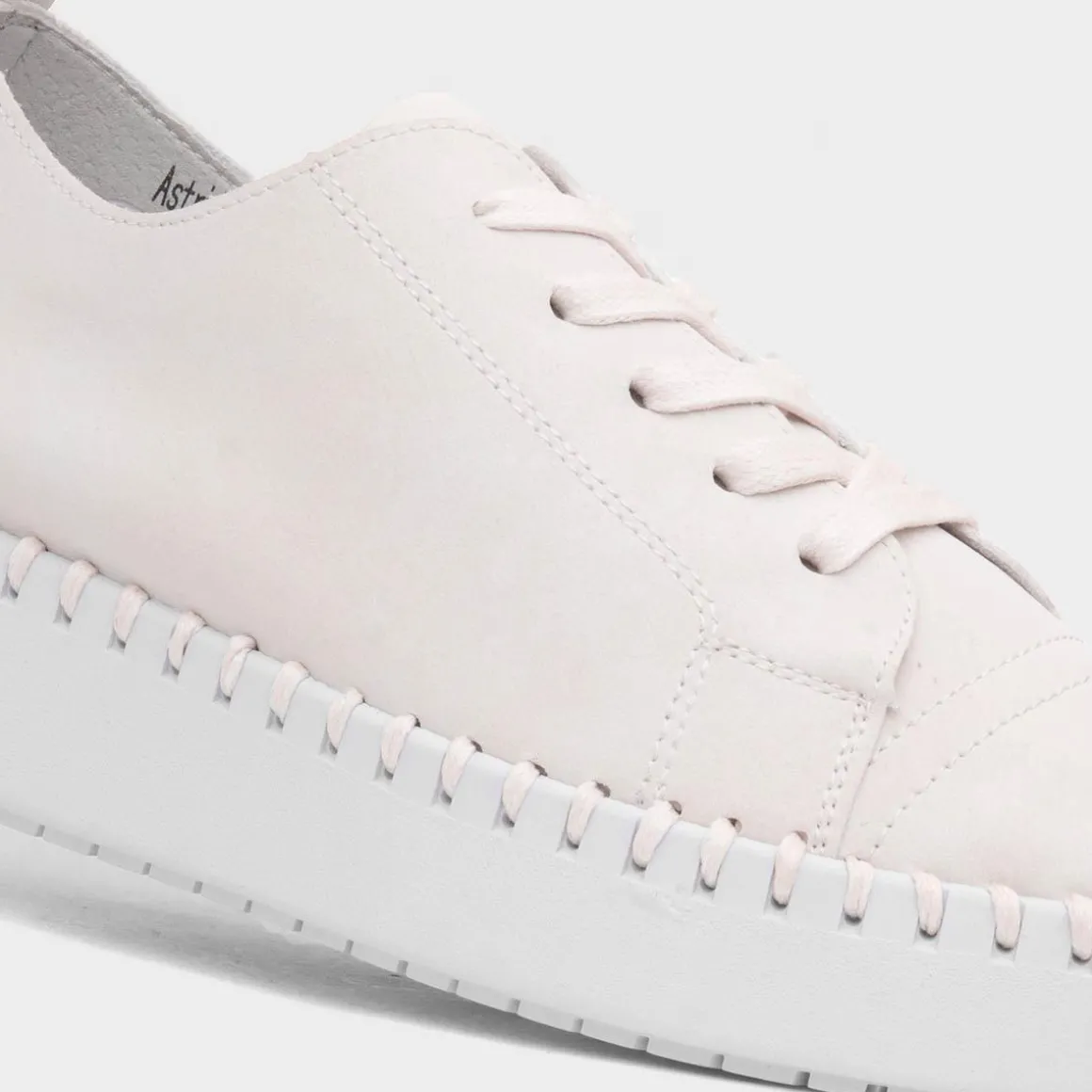 Heavenly Feet Astrid Womens Off White Casual Shoe