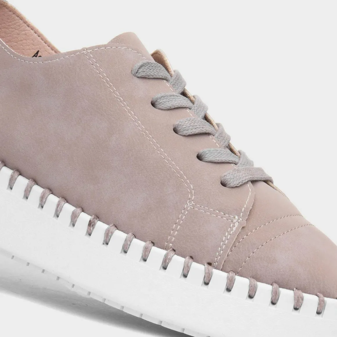 Heavenly Feet Astrid Womens Taupe Casual Shoe