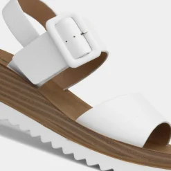 Heavenly Feet Pistachio Womens White Wedge Sandal