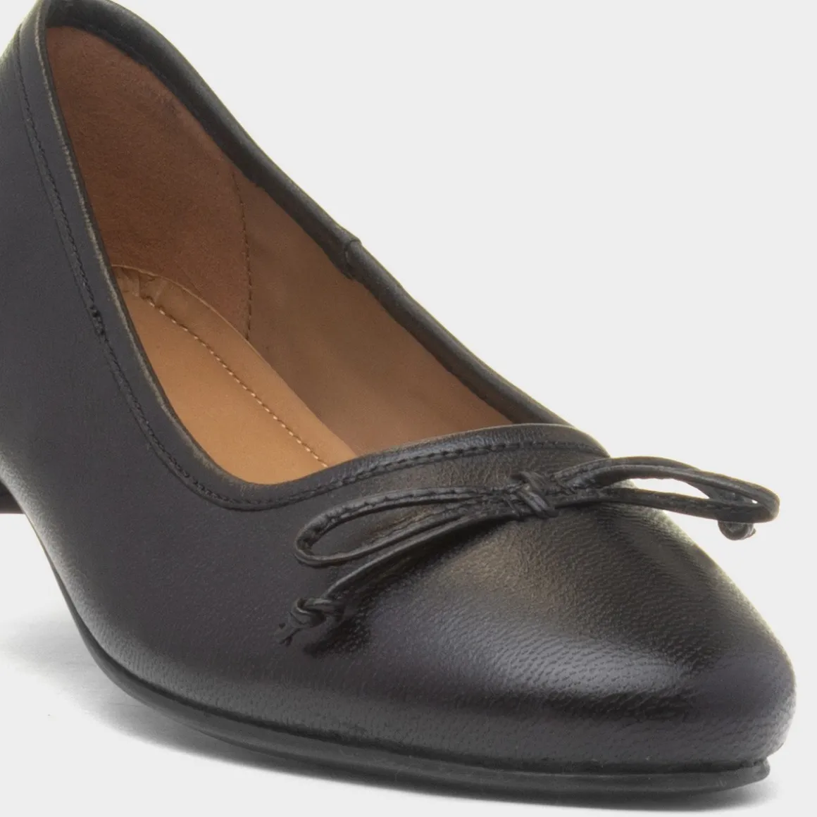 Hush Puppies Naomi Womens Black Leather Ballerina