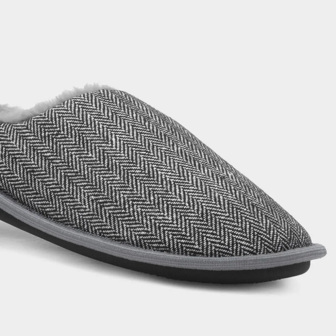 Jo & Joe Howard Mens Black & White Mule Slipper
