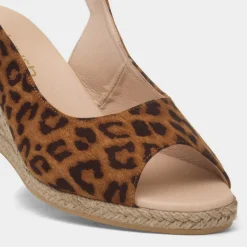 Krush Mae Womens Tan Leopard Wedge Sandal