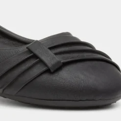 Lilley Gina Womens Black Front Pleated Ballerina