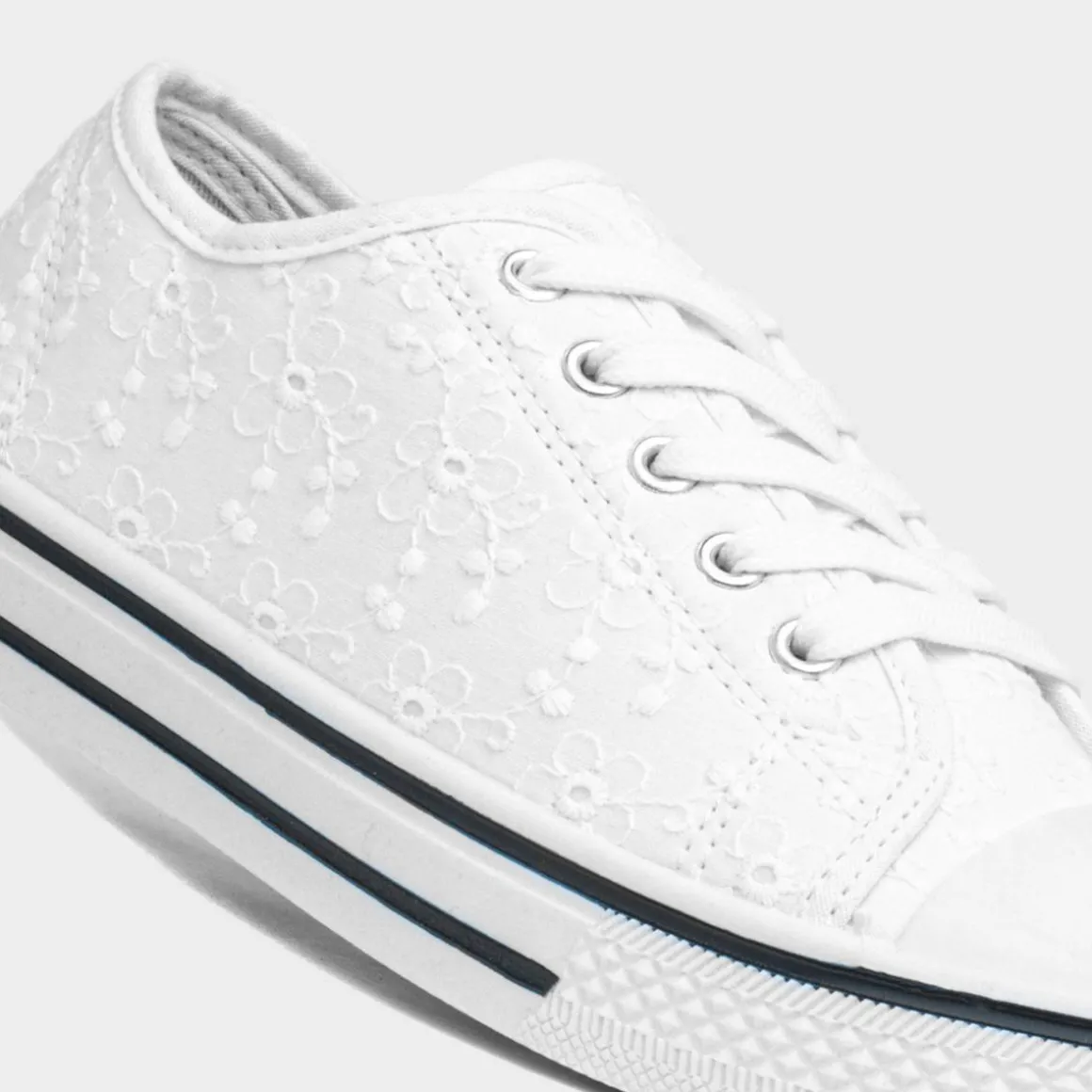 Red Fish Meru Womens White Floral Canvas Shoe