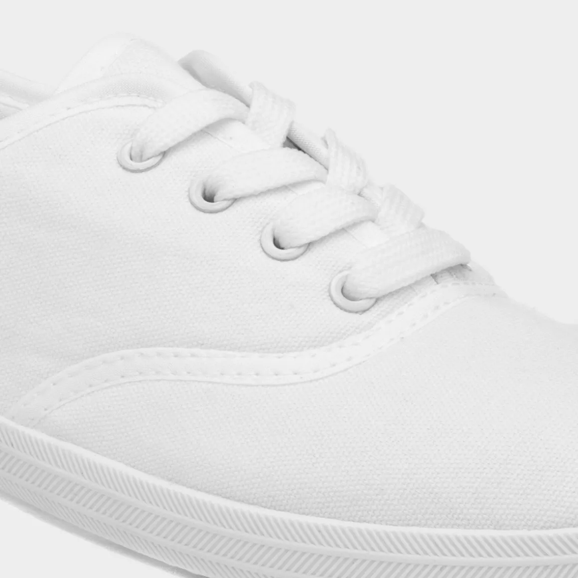 Red Fish Tai Womens White Lace Up Canvas Shoe