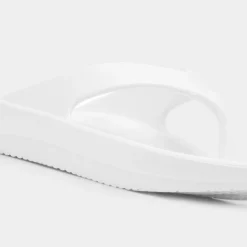 Shar Womens White Toe Post EVA Sandal