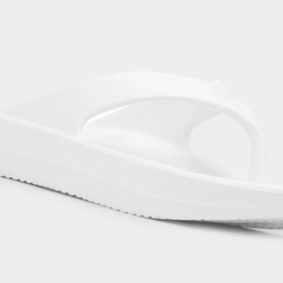 Shar Womens White Toe Post EVA Sandal