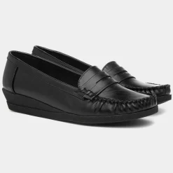 Softlites Delia Womens Black Moccasin Loafer Shoe