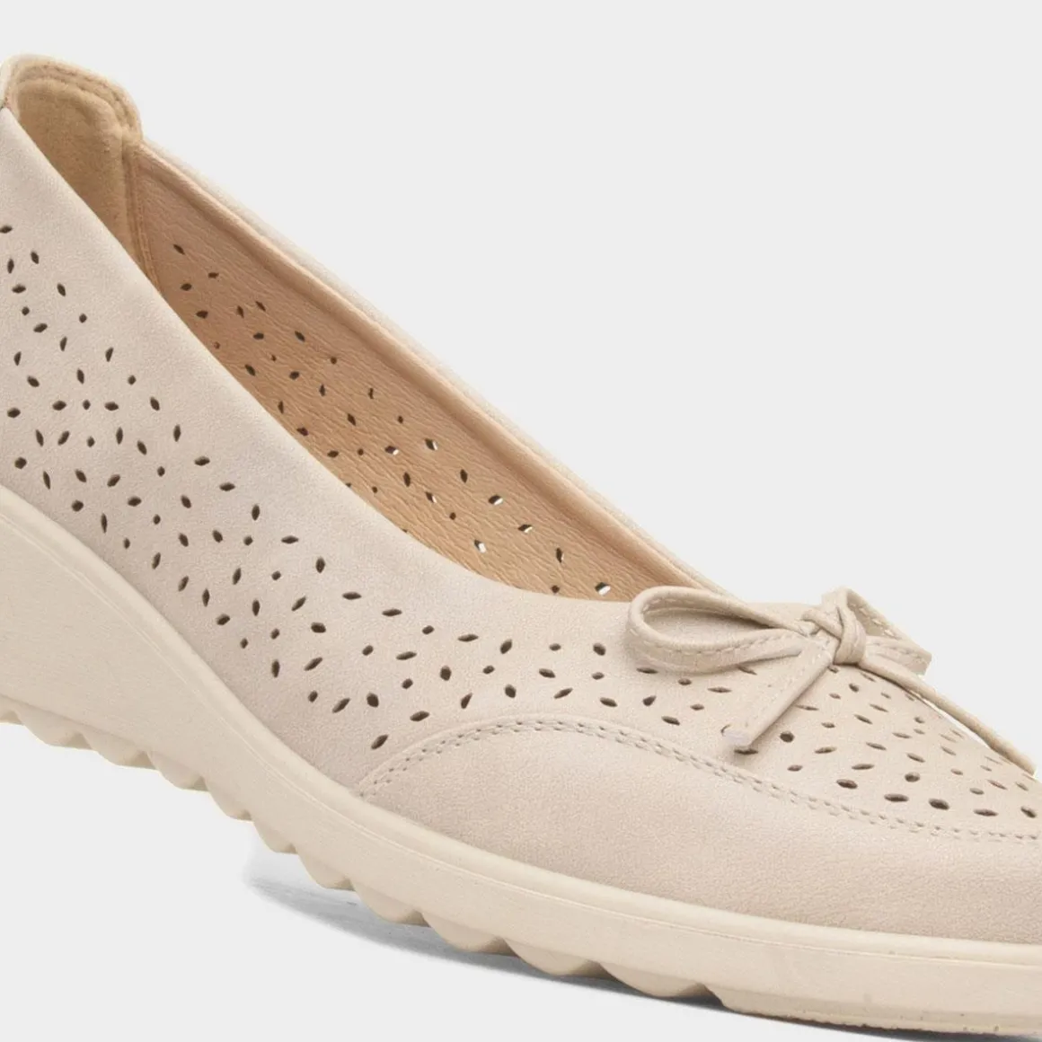 Softlites Dion Womens Cream Casual Shoe