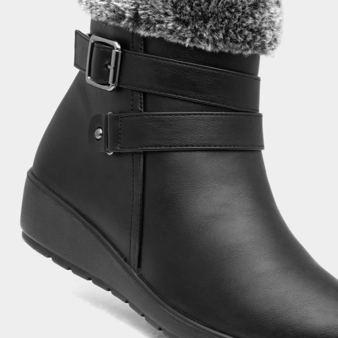Softlites Julia Womens Black Faux Fur Ankle Boot