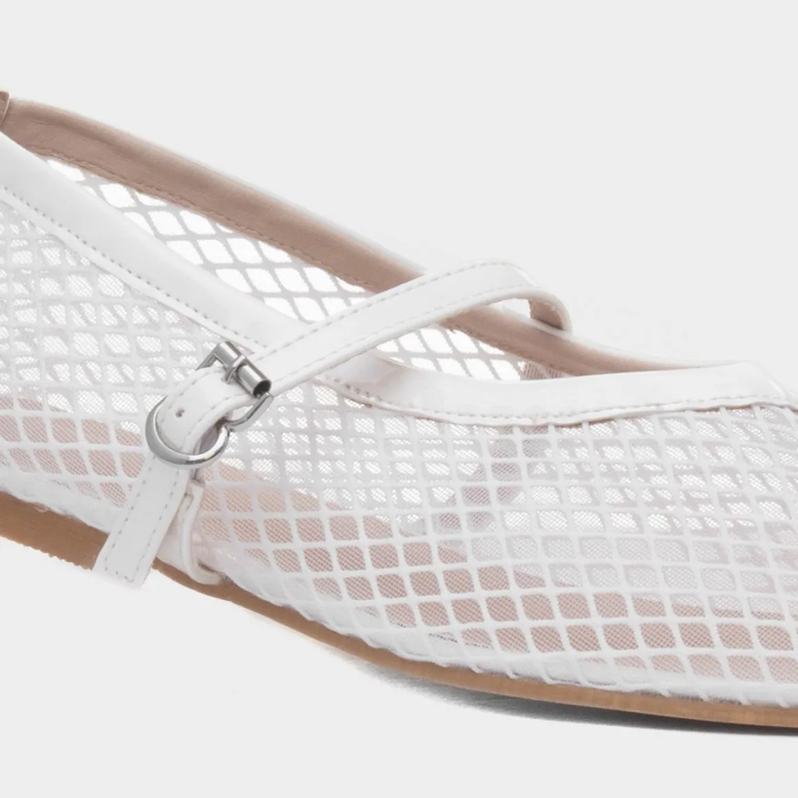 Truffle Krystal Womens White Mesh Ballerina