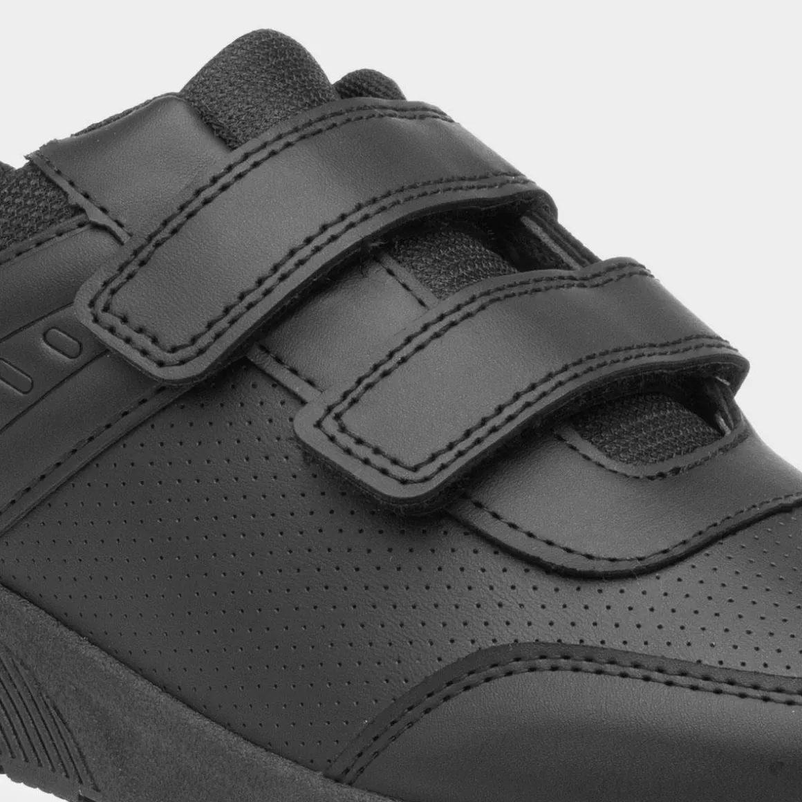 XL Clyde Easy Fasten Kids Trainer